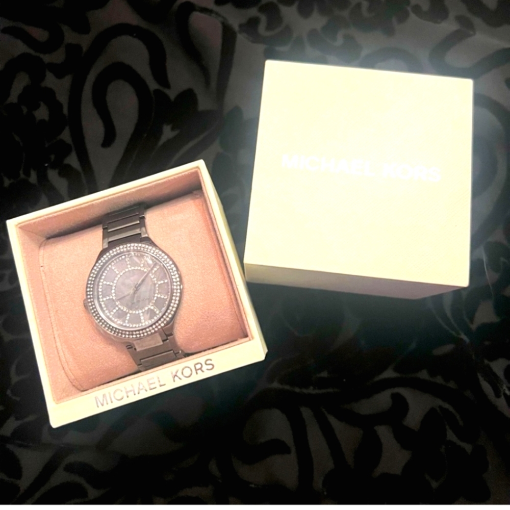NWT Michael Kors Gray Watch w/Blue Mother of Pearl Face